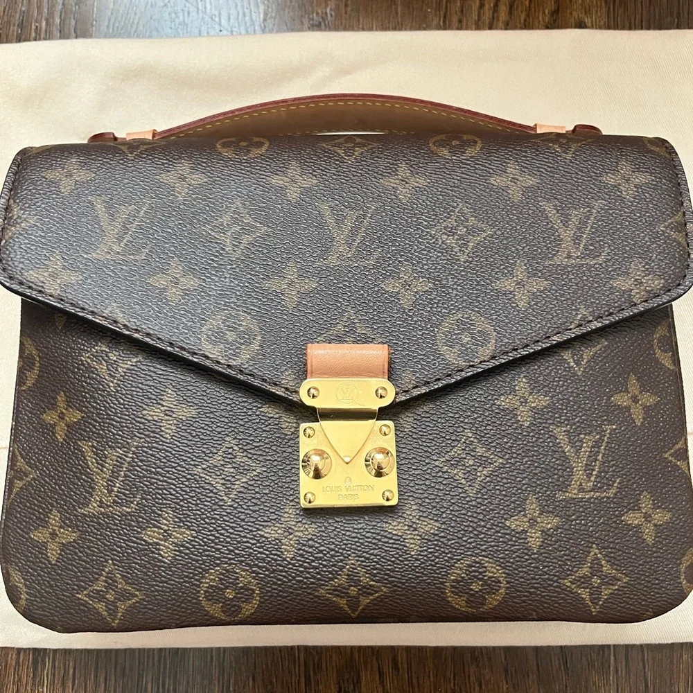 Louis Vuitton Monogram Pochette Métis - Picture 2 of 15